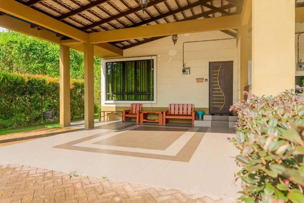 Holiday home 5 Bedrooms Homestay With Private Pool Nilai