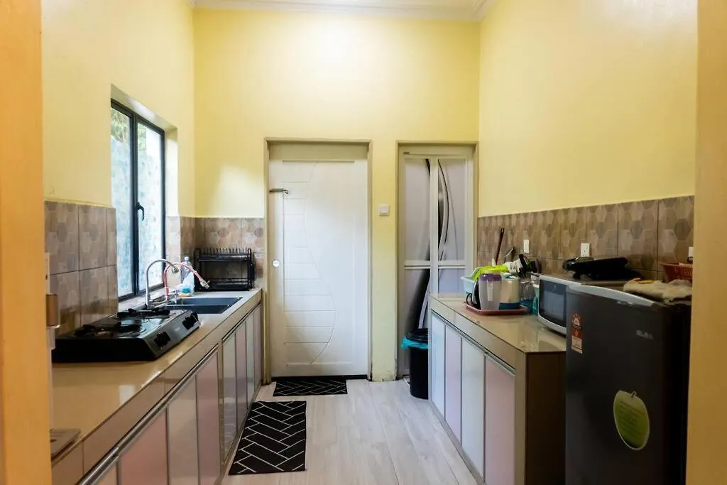 Holiday home 5 Bedrooms Homestay With Private Pool Nilai