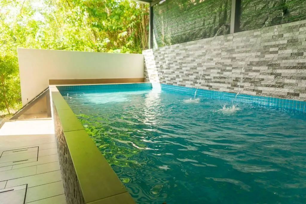 Holiday home 5 Bedrooms Homestay With Private Pool Nilai